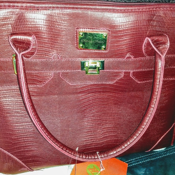 NWT Laptop tote travel Overnight bag. Dark red Vittadini DISCOUNT SHIPPING!! - Picture 6 of 7